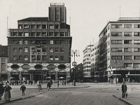 Trg Republike (današnji Trg bana Jelačića) oko 1955. godine, hotel Dubrovnik.jpg